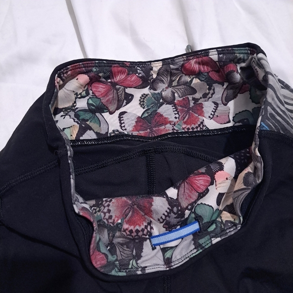 Lululemon | Black multicolored asymmetrical leggings with zippers - Picture 4 of 10